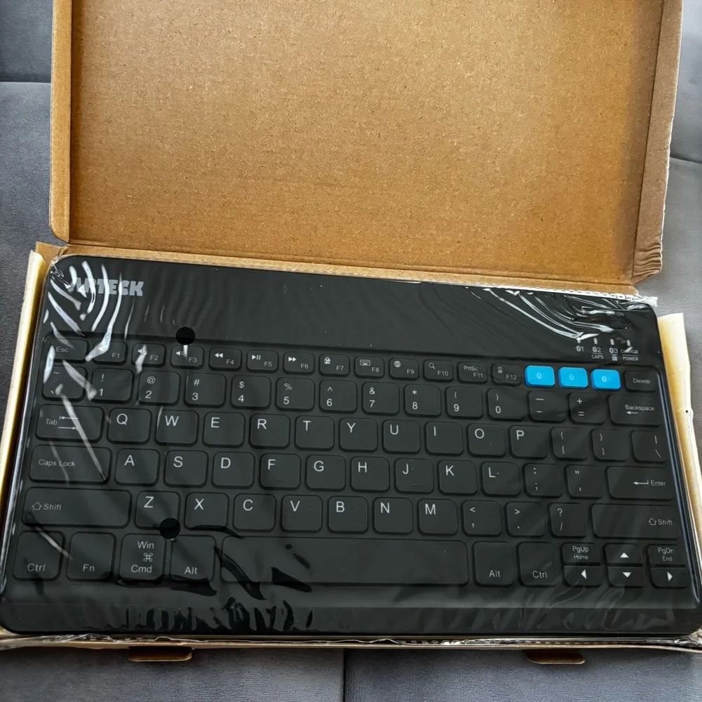 NEW Arteck Bluetooth Keyboard
